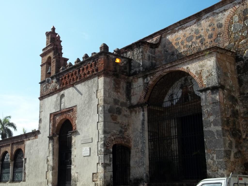 Aarony Hotel Santo Domingo Exterior photo